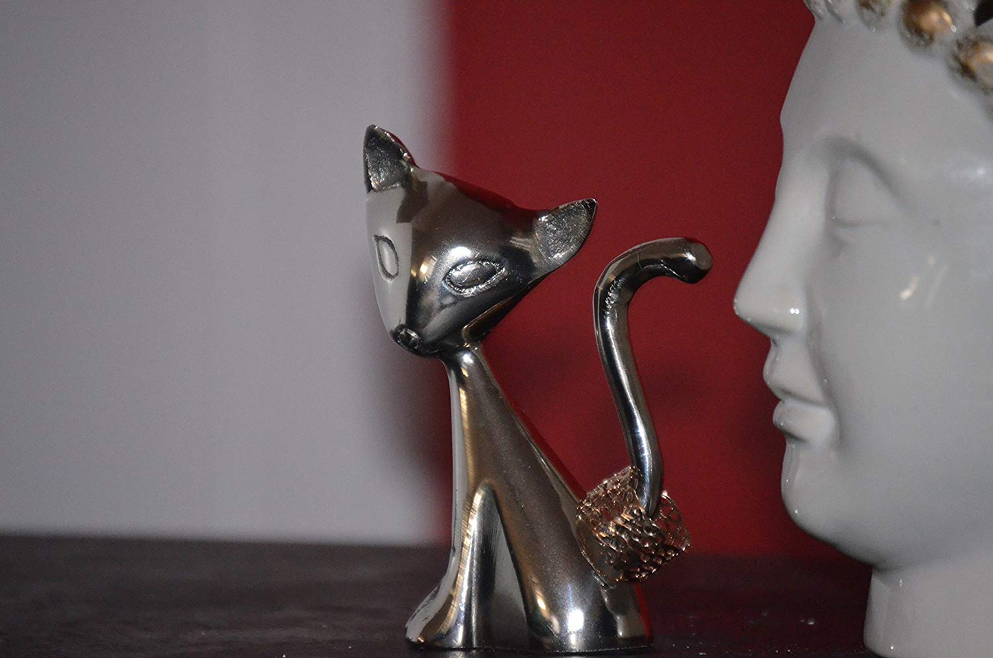 Vibhsa Cat Ring Holder (Silver)