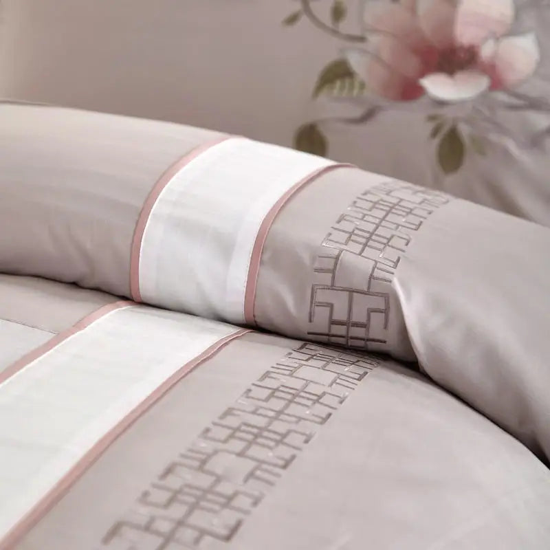 Luxury Egyptian Cotton Classical Chic Embroidery Bedding set