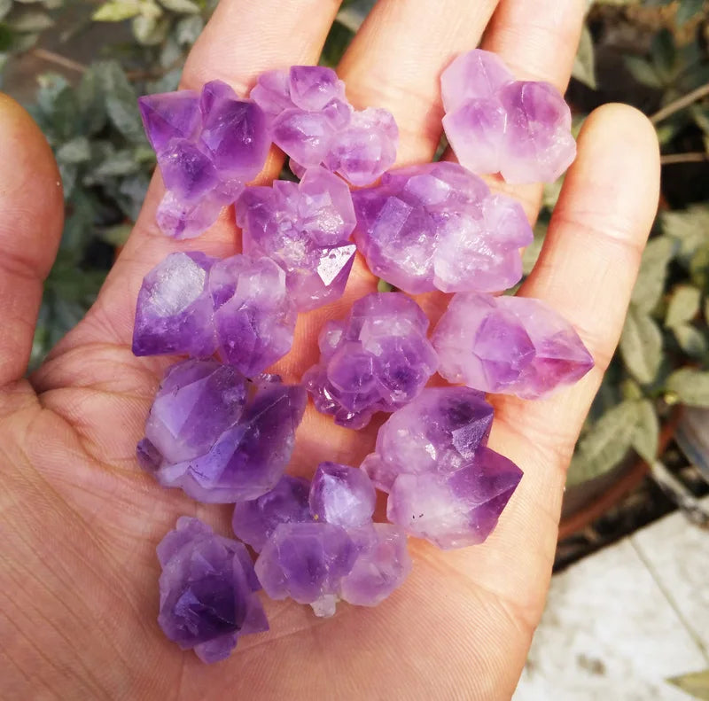 12 natural stone and Amethyst Quartz crystals