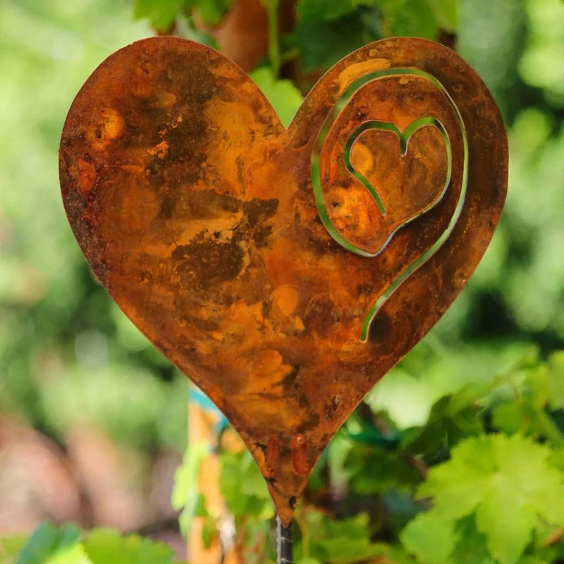 Metal Rusted Heart Lawn Decoration